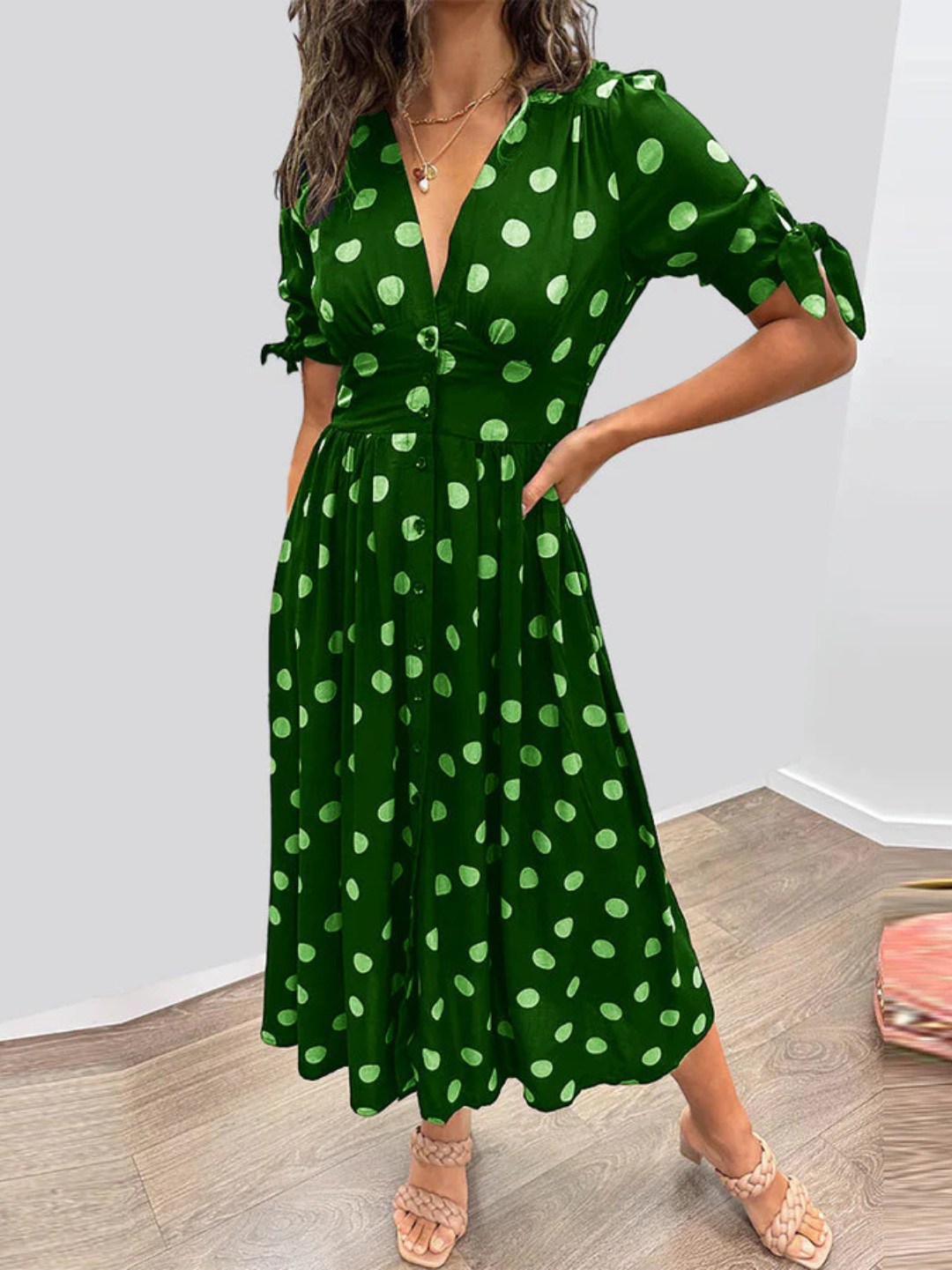 Mia | Polkadot jurk met diepe v-hals