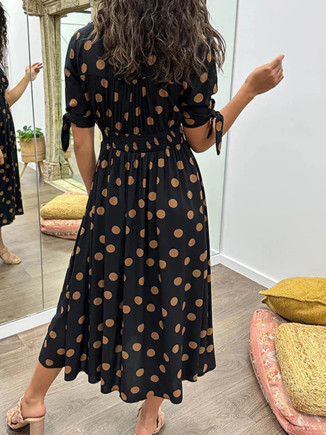 Mia | Polkadot jurk met diepe v-hals
