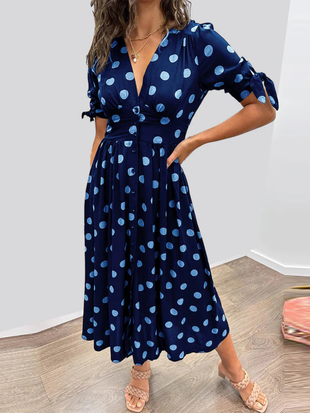 Mia | Polkadot jurk met diepe v-hals